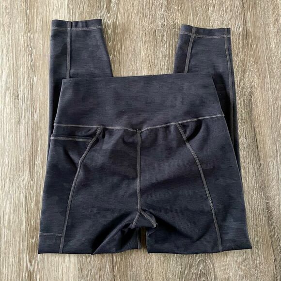 Sweaty Betty Super Sculpt Camo 7/8 Length Legging - Size: Medium - Picture 5 of 6